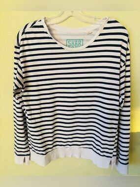 Skargorn 88 Sweatshirt T Shirt in Cream with Black Stripes Size: Small